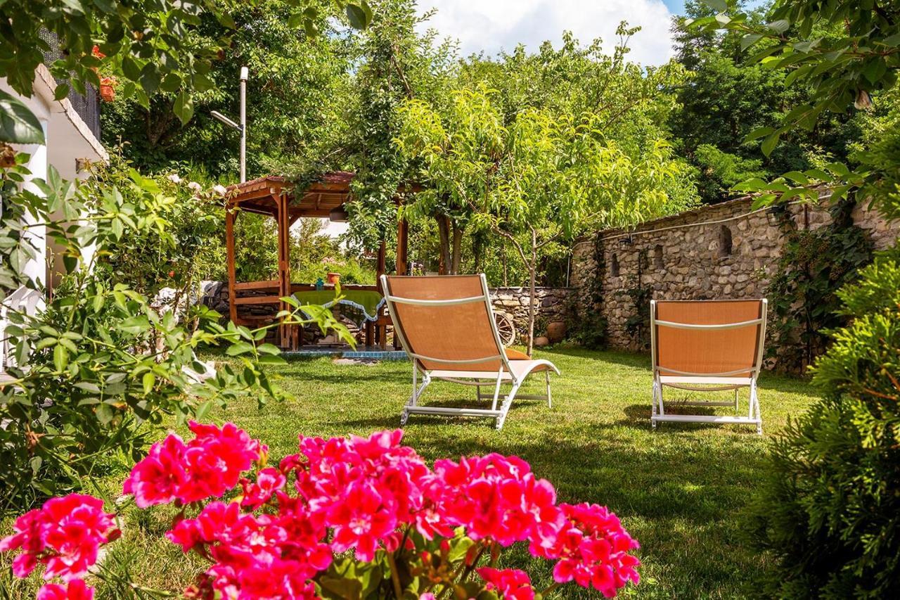 Garmen Hills Guest Houses Exteriér fotografie